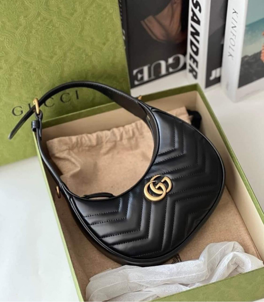 Kẹp nách Gucci halfmoon sang chảnh 😍