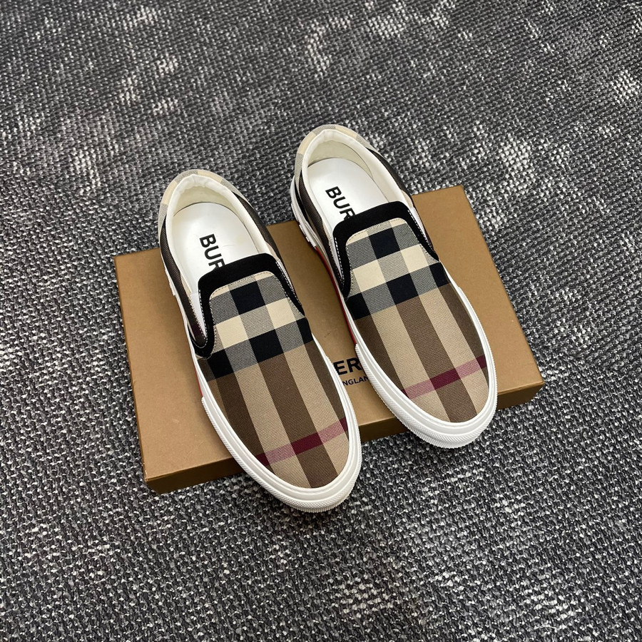 Giày Burberry