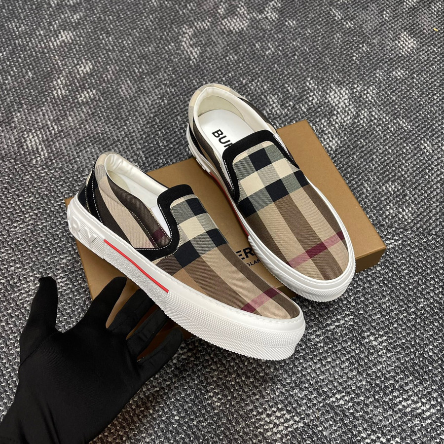 Giày Burberry