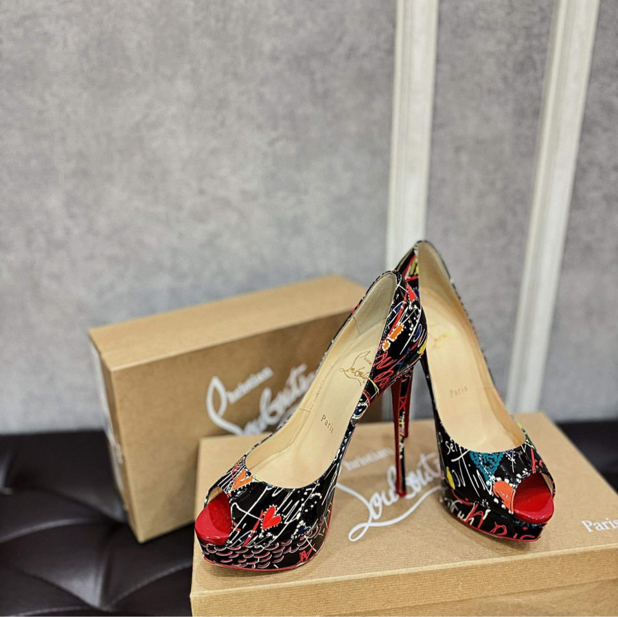 Giày louboutin sz 36 new