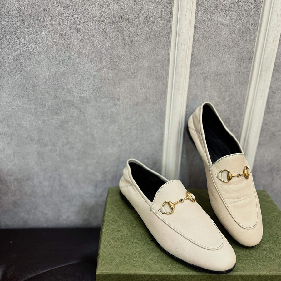 Sục Gucci trắng logo sz 36