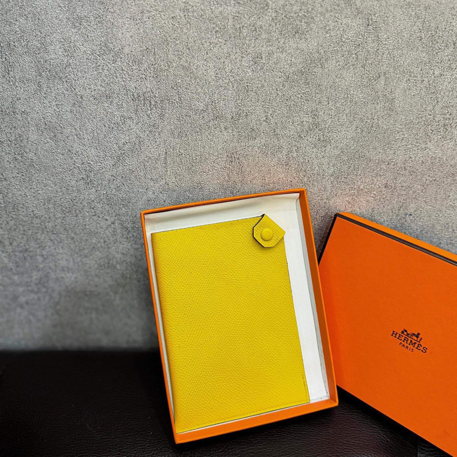 Passport cover Hermes likenew fullbox