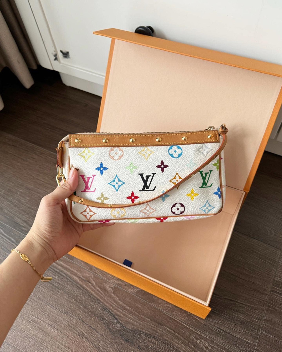 LV Pochette multi