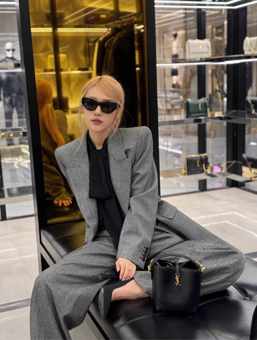 Kính râm YsL SLM94 Rose Blackpink đeo, sang chảnh dễ phối đồ em đáp thêm a 🥳🥳