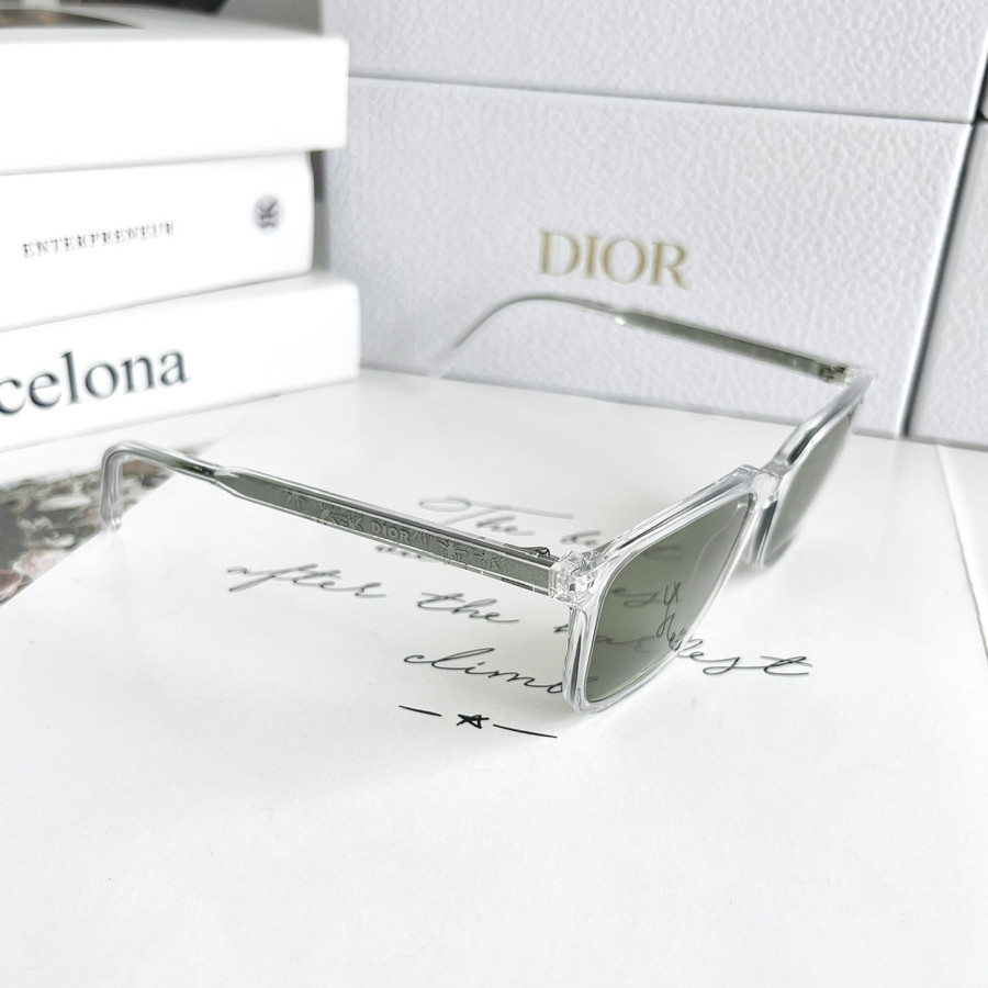 Kính râm Dior Indior S1I siêu nhẹ đi kèm gọng logo quá xinh 🥰
