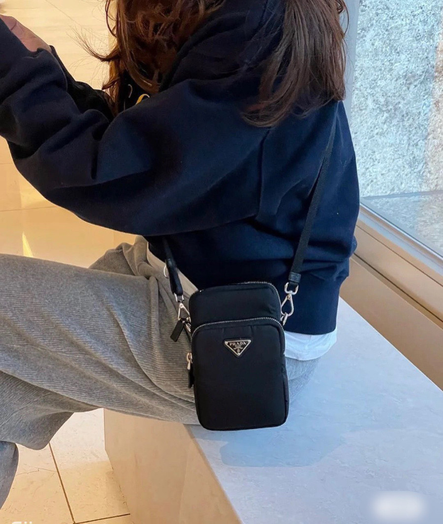 Túi Prada phonebag đen vải dù, unisex size 10*16cm vừa promax 🎁