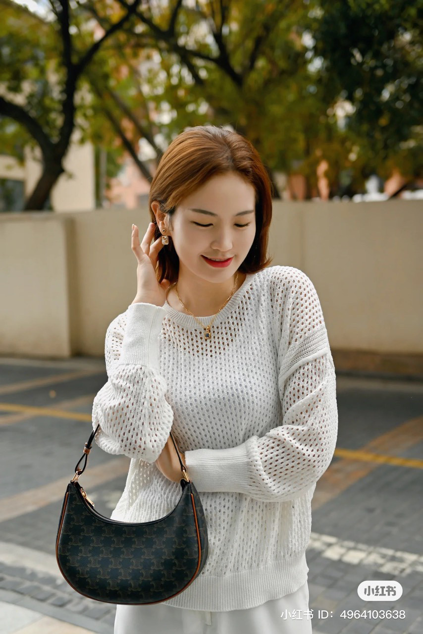 Kẹp nách Celine ava sang chảnh 🥰