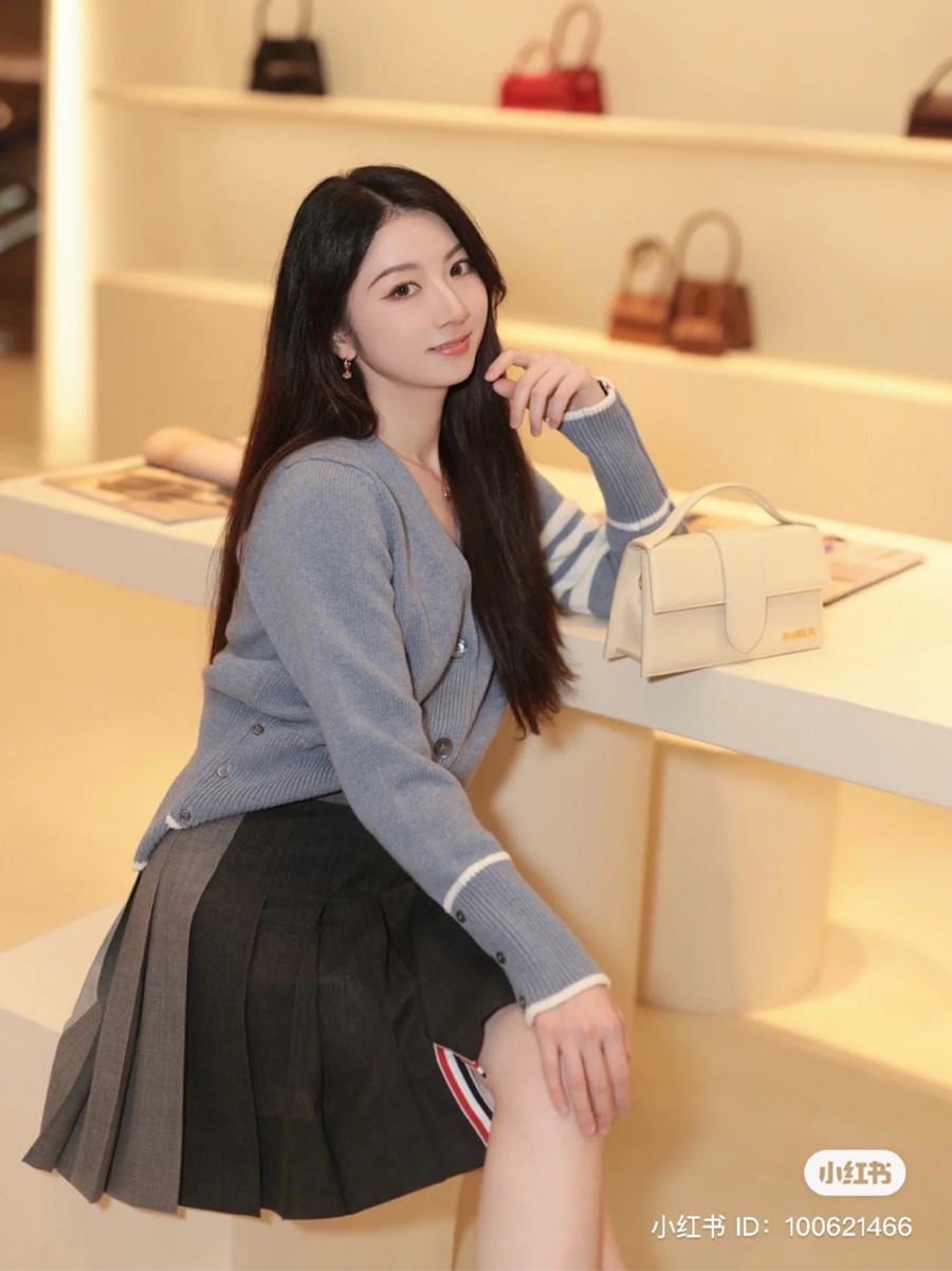 Túi Jacquemus bambino trắng siêu xinh 🥳