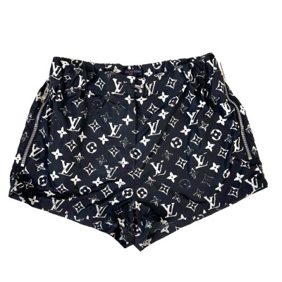 Short Louis Vuitton nữ size 34