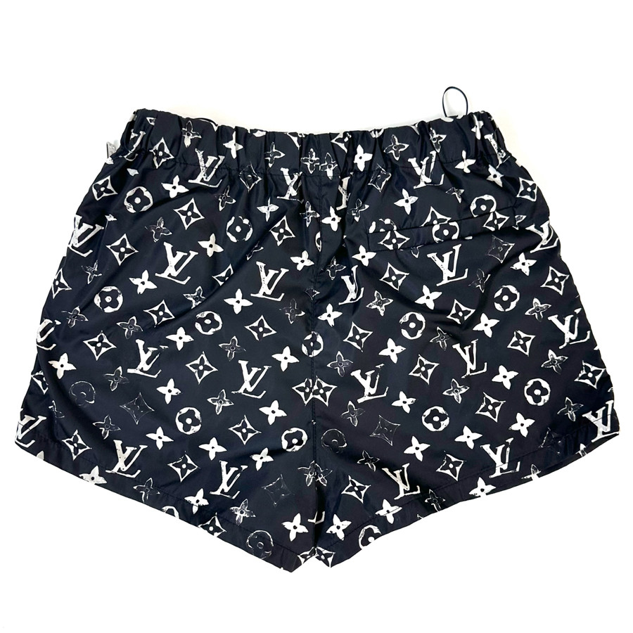 Short Louis Vuitton nữ size 34