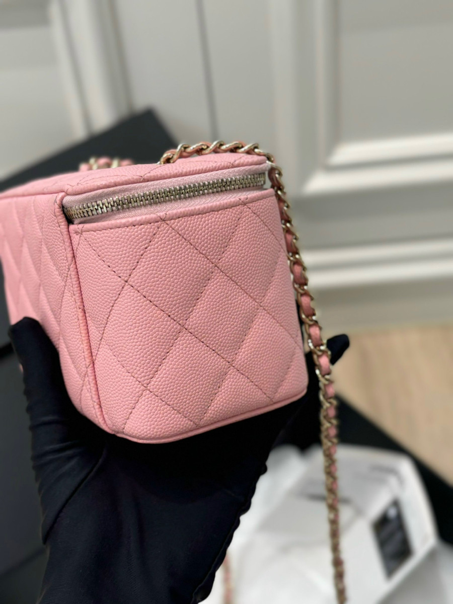 Chanel vanity box pink