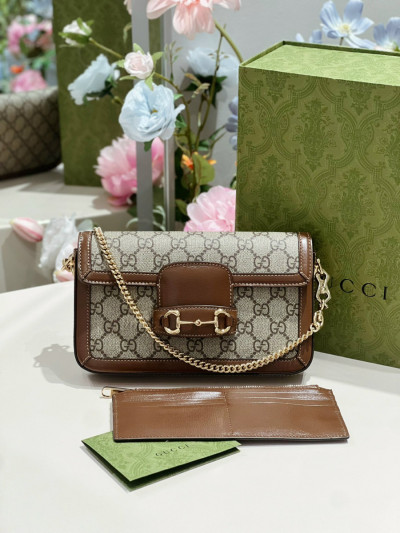 gucci pouch