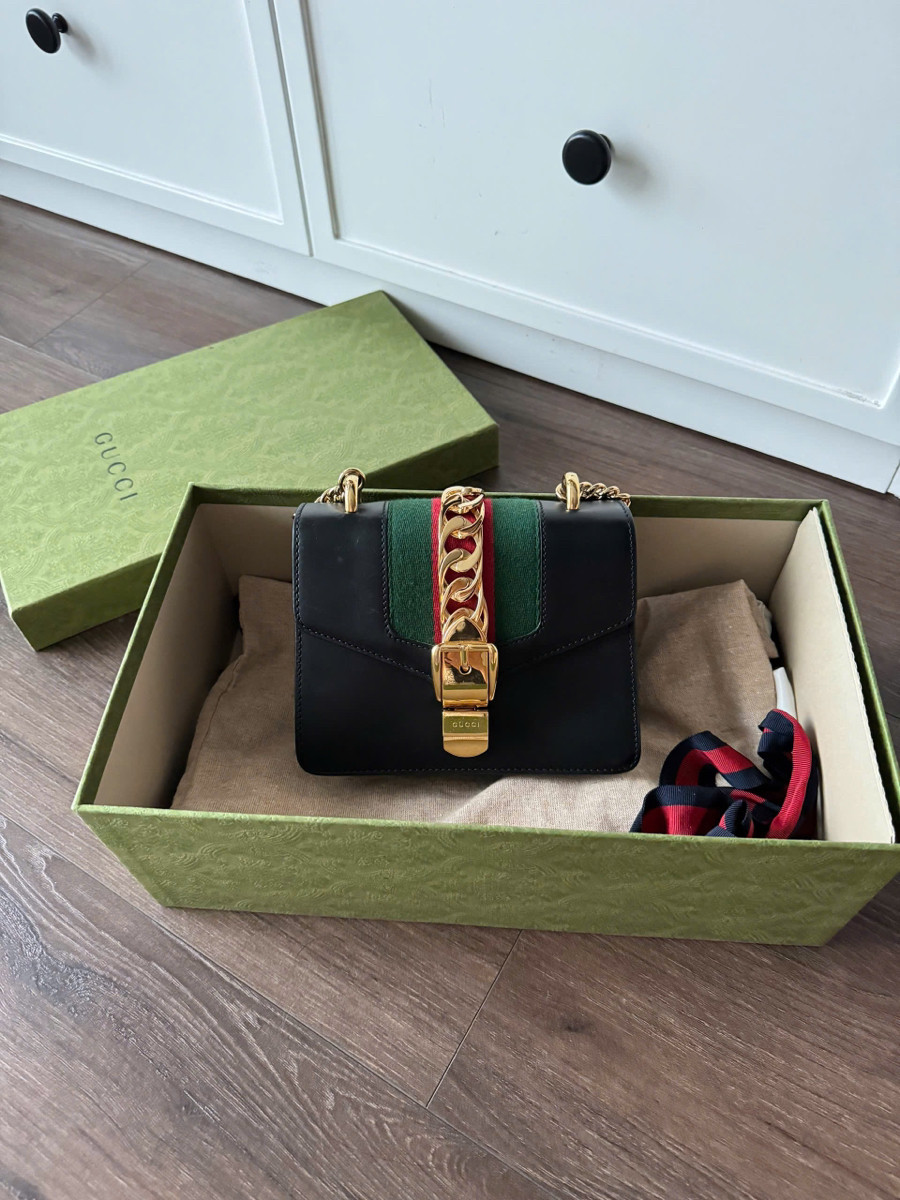 Gucci sylvie mini bag