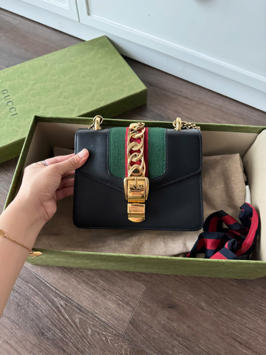 Gucci sylvie mini bag