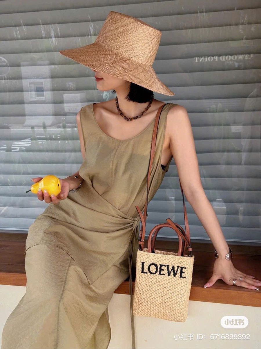 Túi Loewe tote mini size 17.5 x 21.5 🥳 Em sẵn ship 🛵