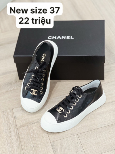 Giày sneaker chanel