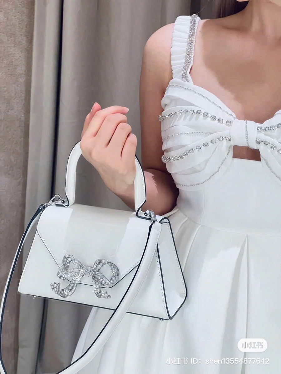 Túi Self top trắng nơ silver size 21 🎀  Em sẵn ship