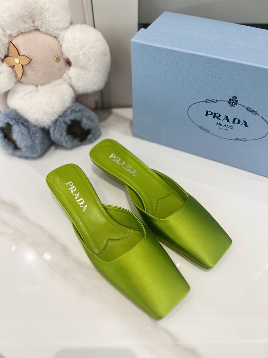 Sục prada