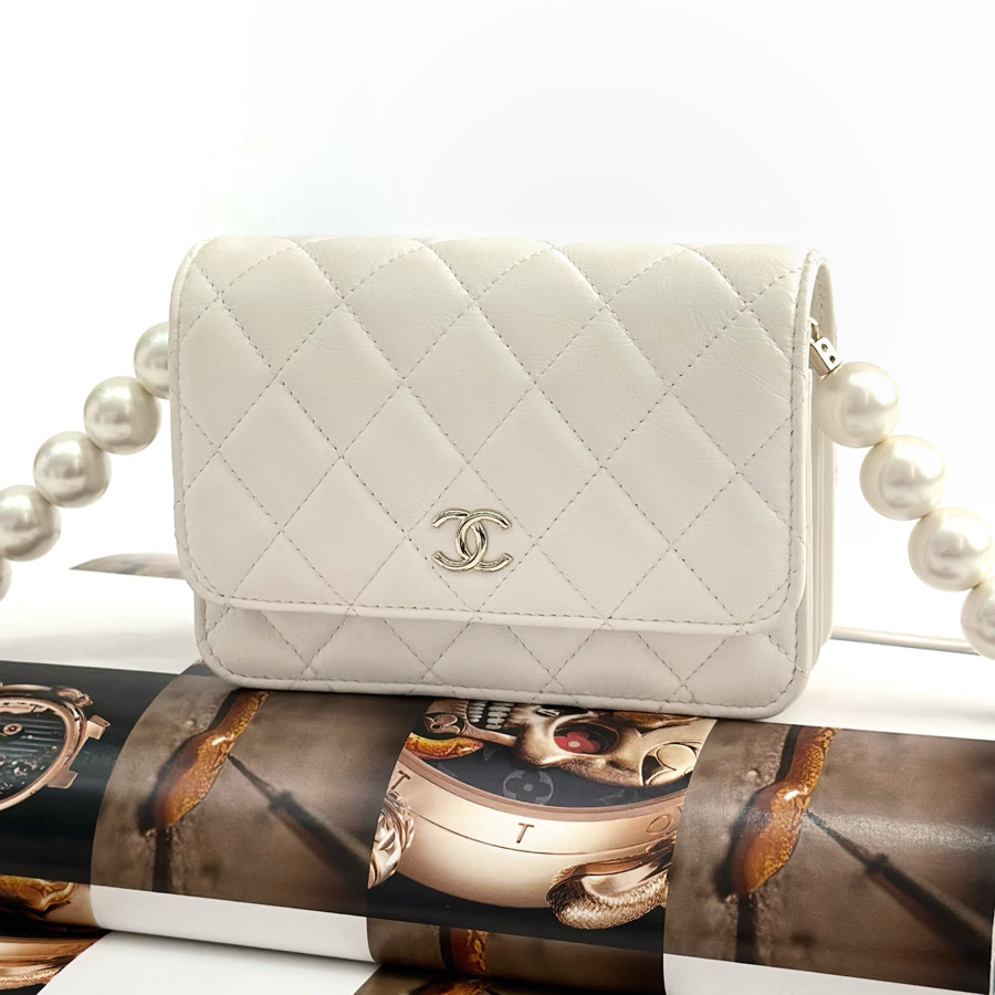 Túi Chanel ngọc trai