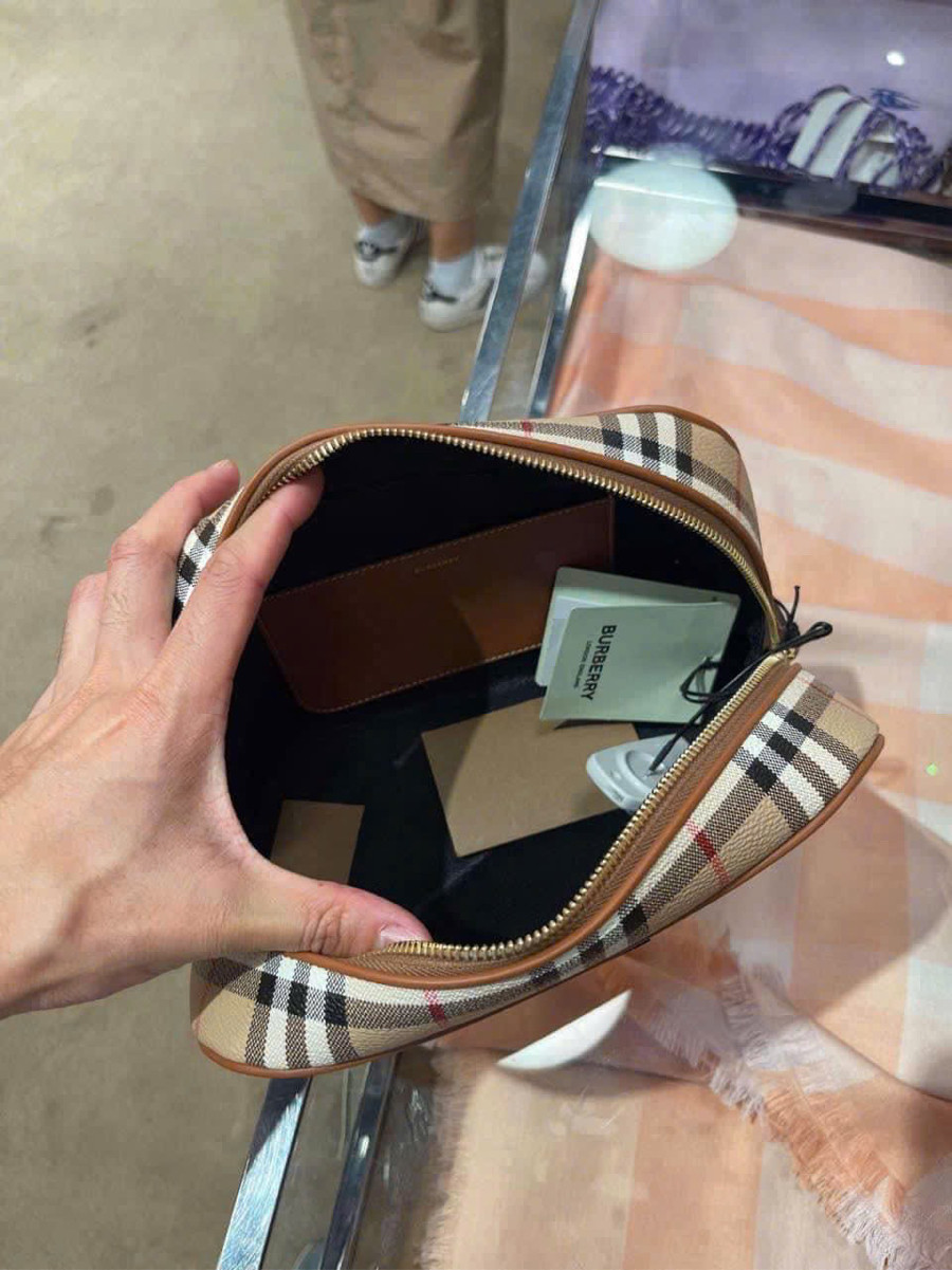 Túi Burberry