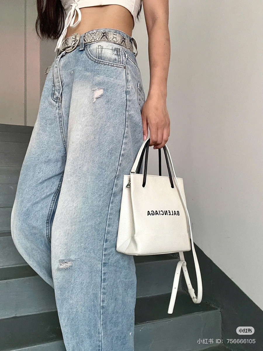 Balenciaga tote shopping 💞