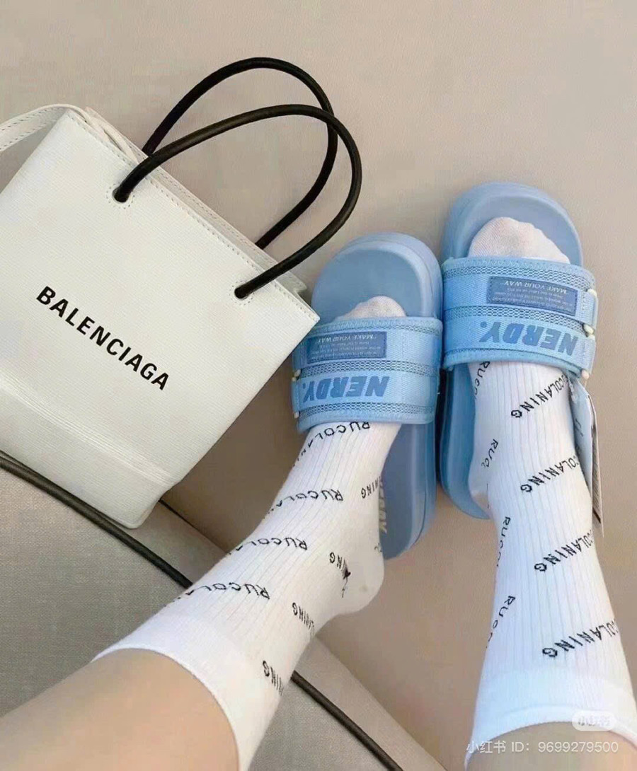 Balenciaga tote shopping 💞