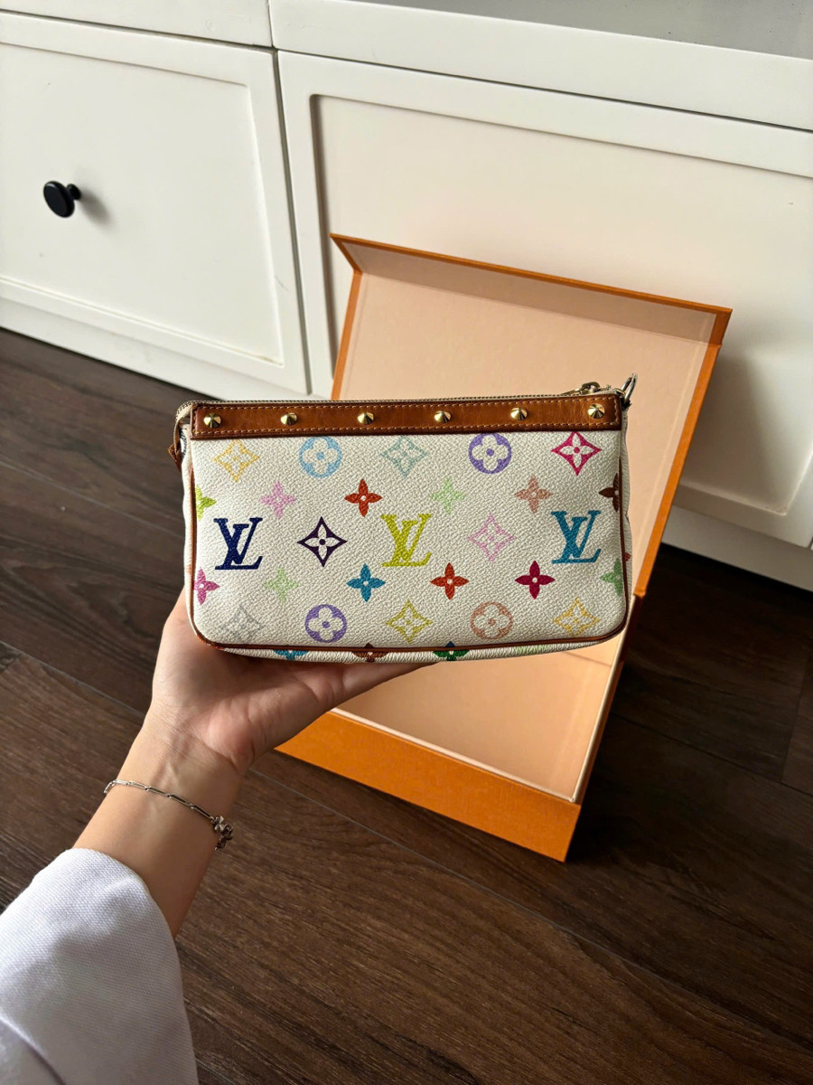 LV pochette multi