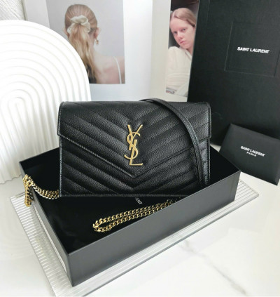 Woc Ysl logo sang chảnh 😍