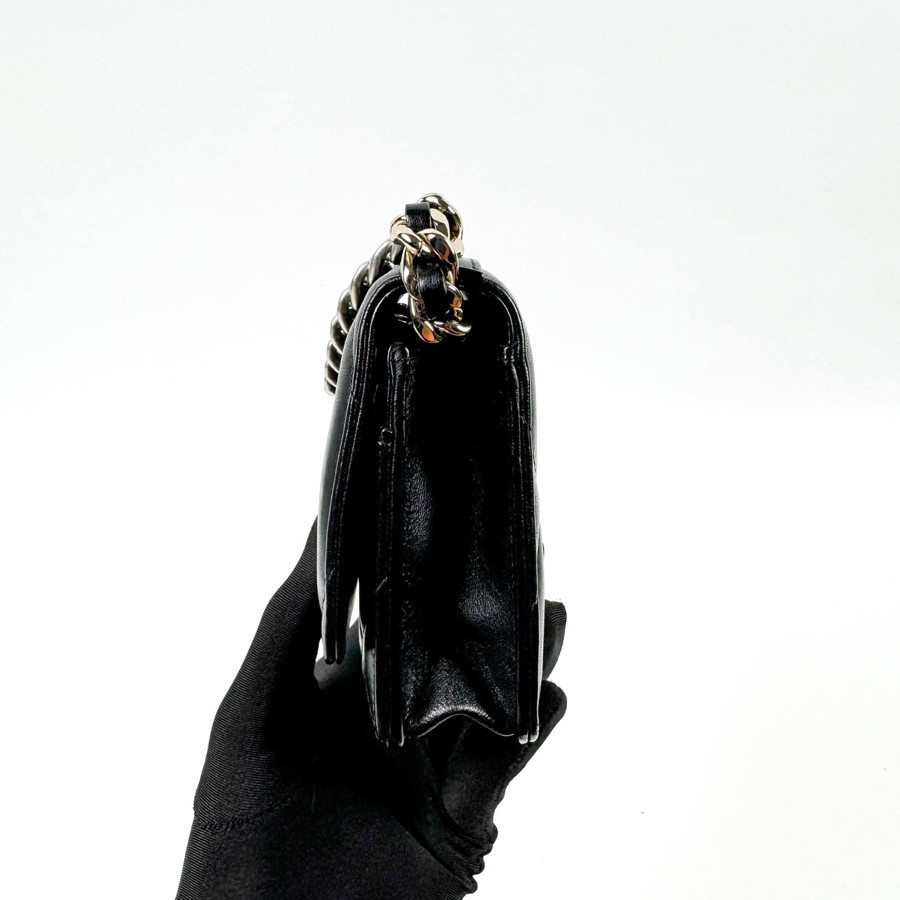 Woc chanel c19