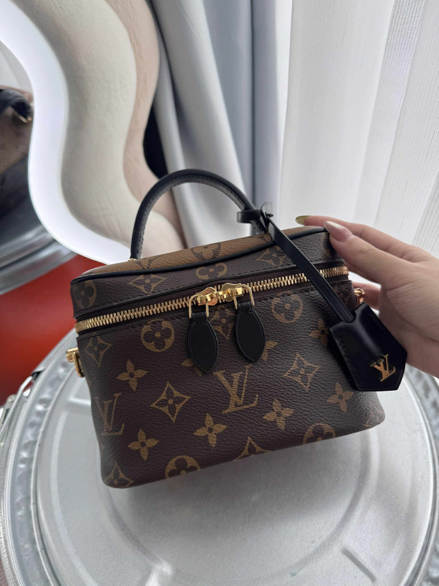 Lv vanity