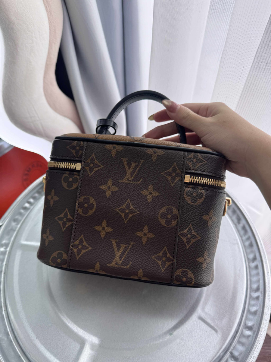 Lv vanity
