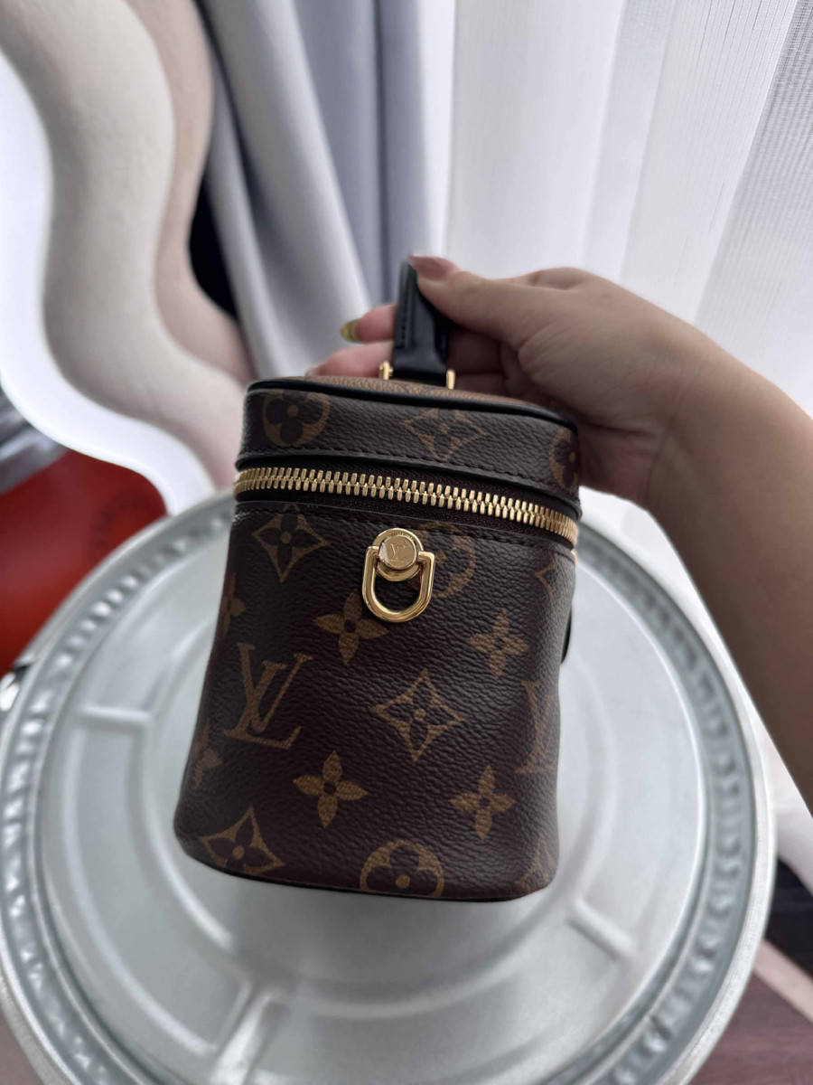 Lv vanity