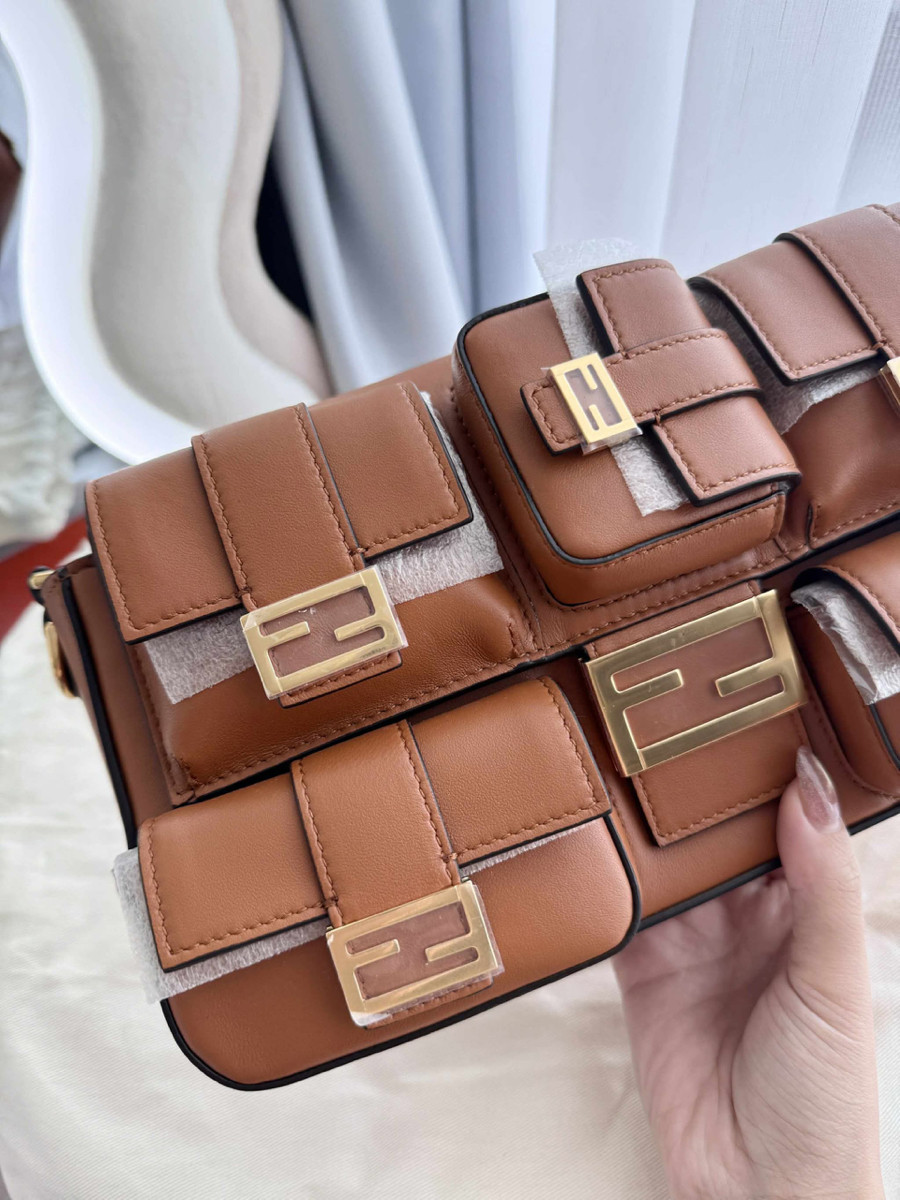 Túi FENDI Baguette