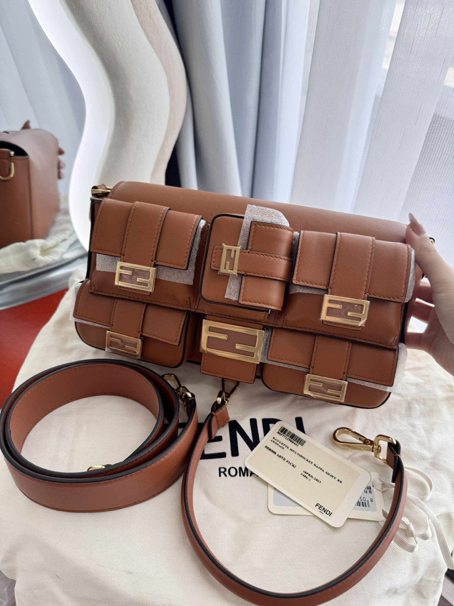 Túi FENDI Baguette