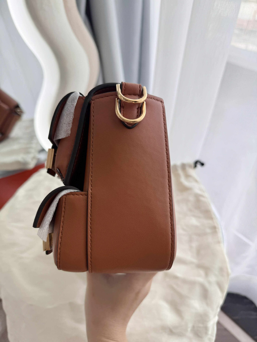 Túi FENDI Baguette