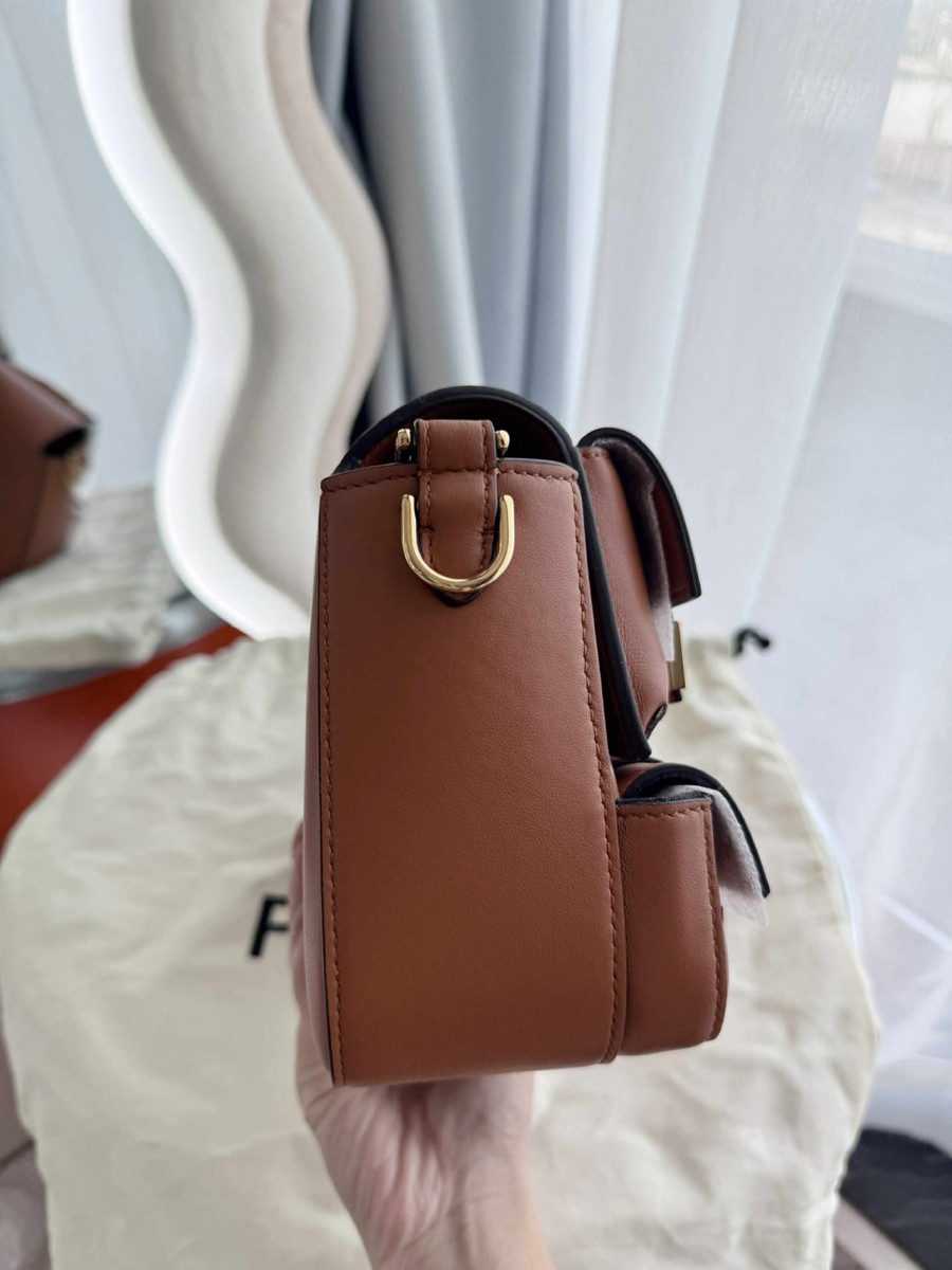 Túi FENDI Baguette