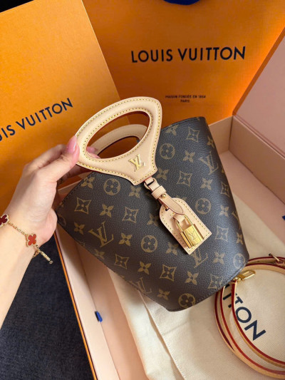 Túi Louis Vuitton
