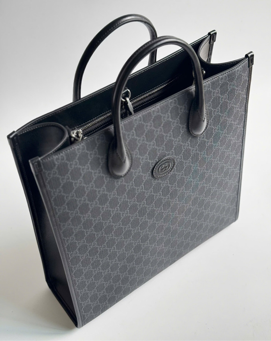 Túi Gucci Medium Tote with Interlocking G in Black Supreme