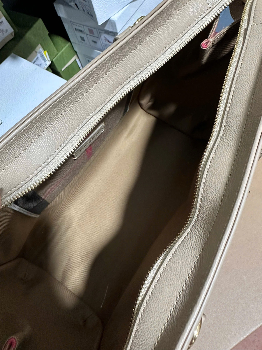 Túi Burberry