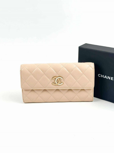 Ví bấm chanel