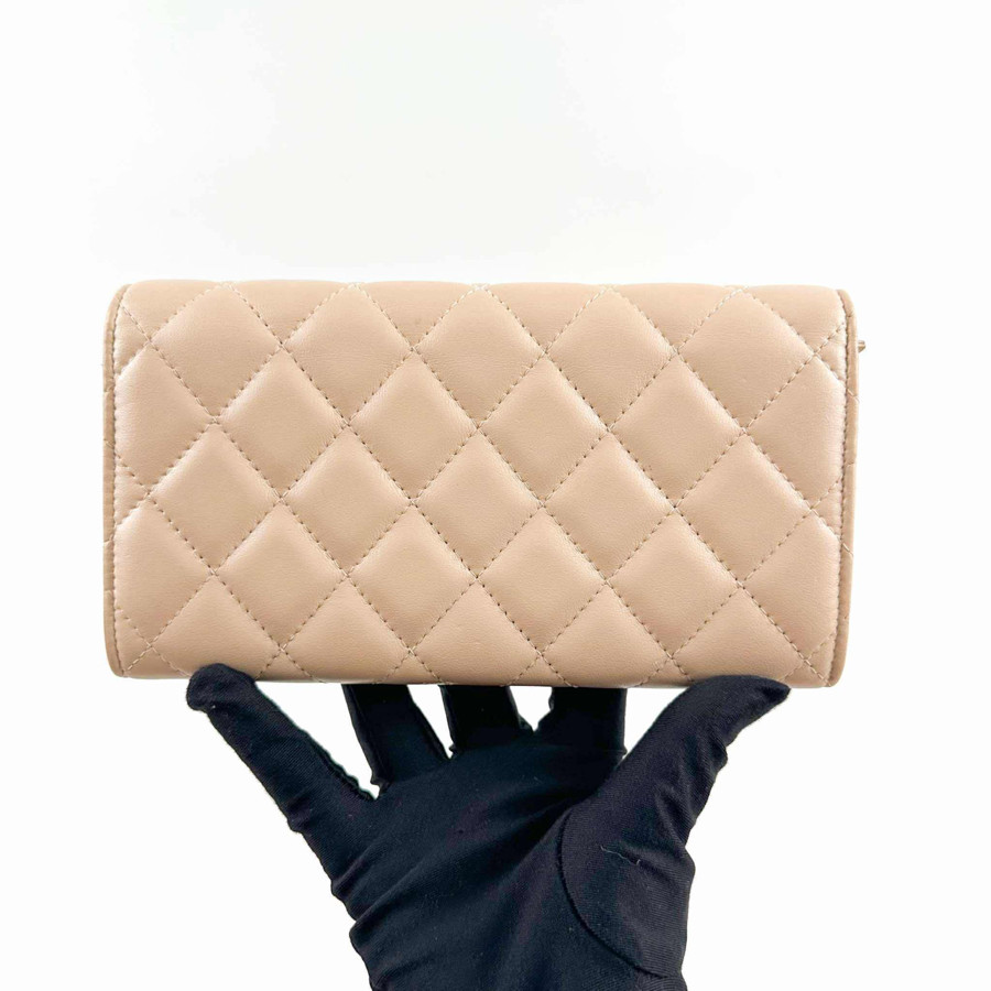 Ví bấm chanel