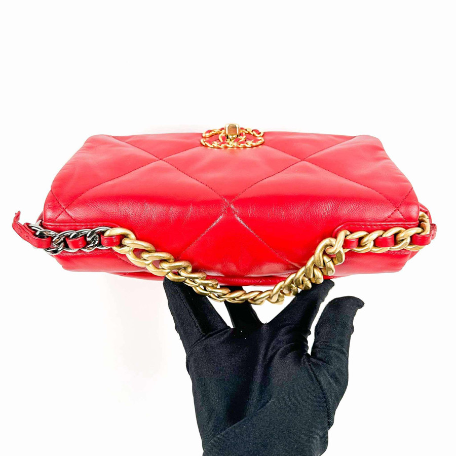 Chanel C19