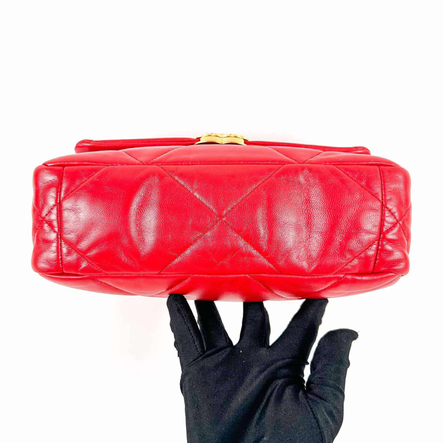 Chanel C19