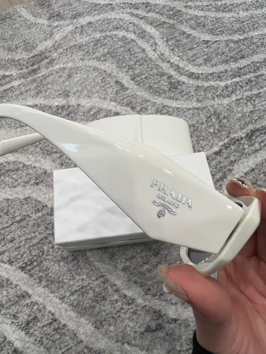 Kính prada like new