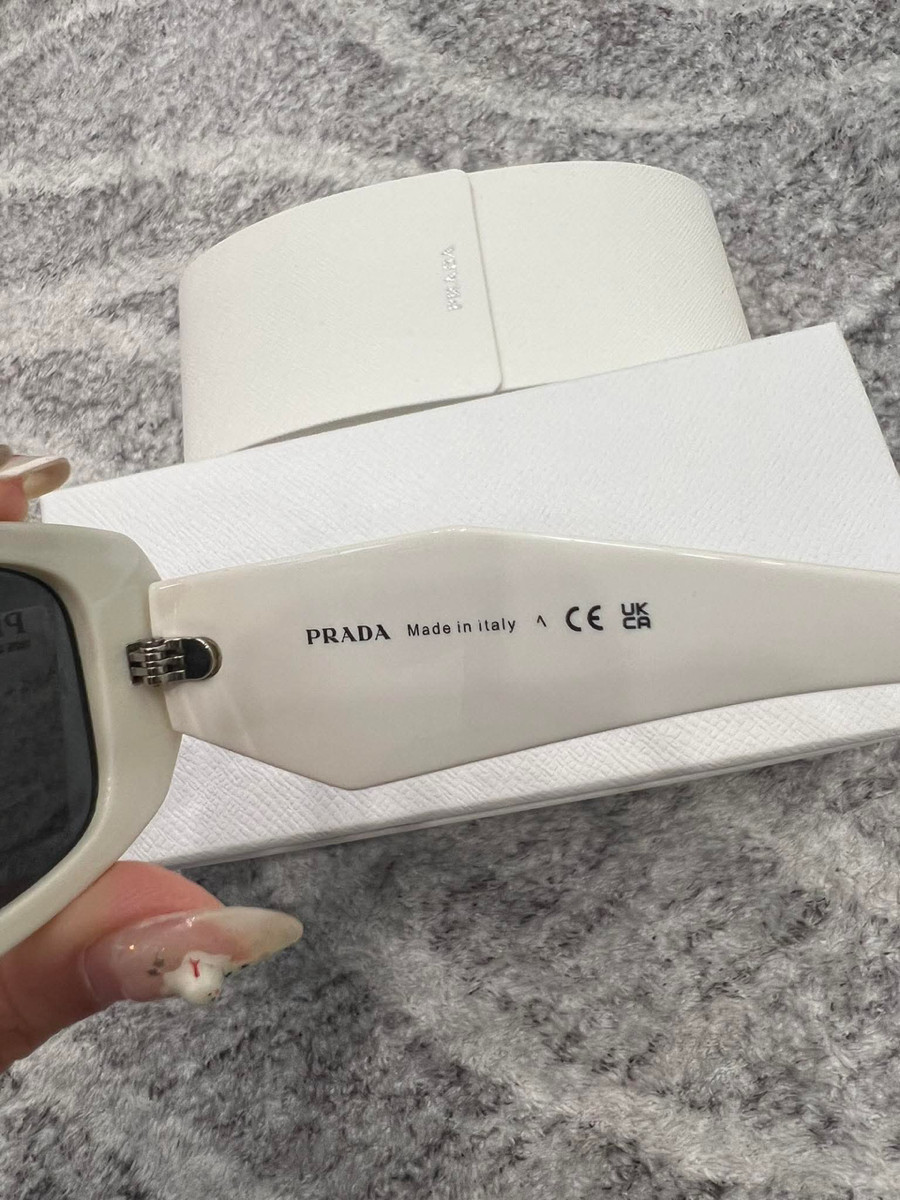 Kính prada like new