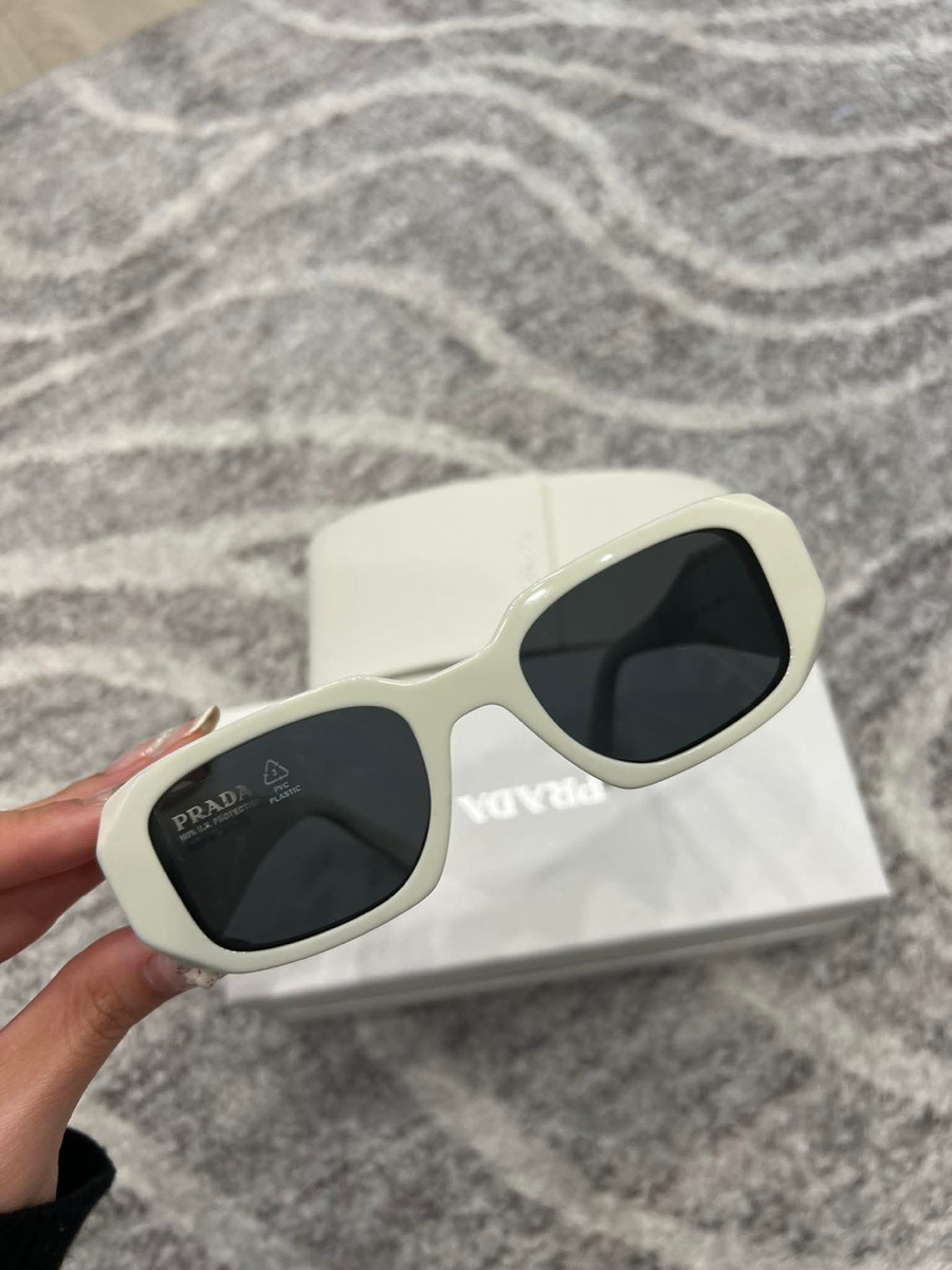 Kính prada like new