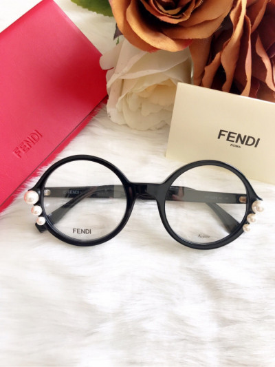 Gọng cận Fendi