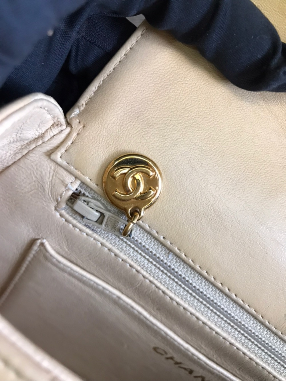 Túi Chanel màu beige