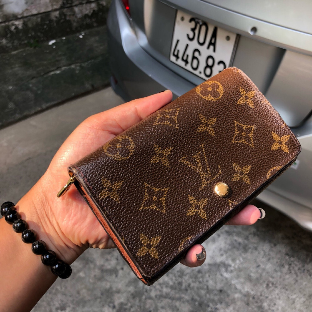 LV Bifold Wallet with Coin Pocket Portonet Bie Tresol Monogram