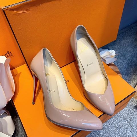 Giày Louboutin nude sz 37.5